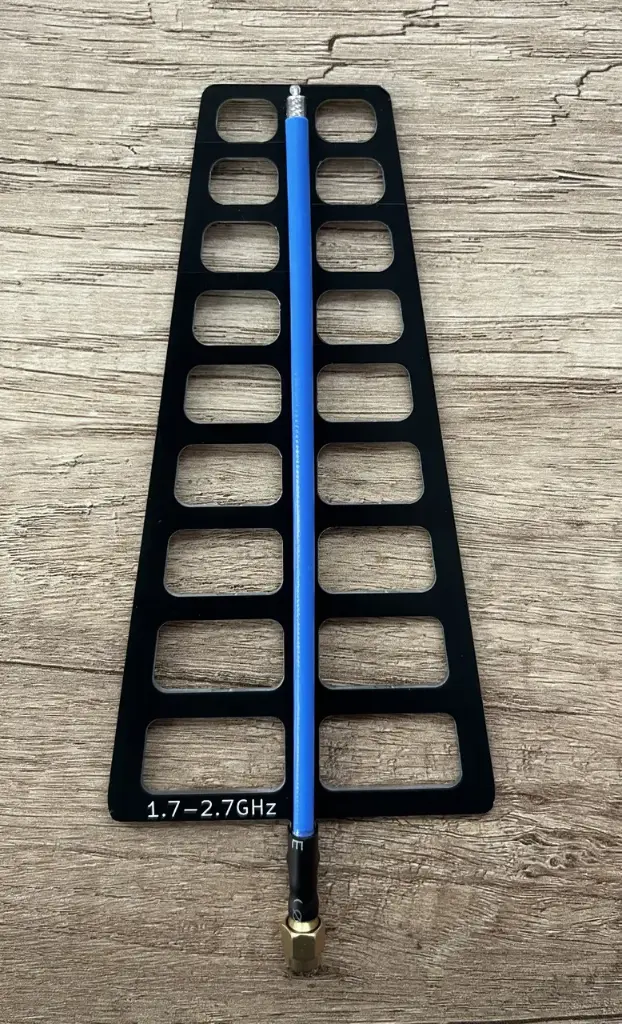 Антена логоперіодична 1700-2700 МГц SMA Male